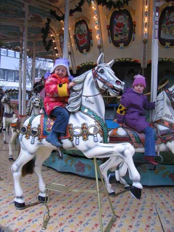 Das Pferde-Karussell auf dem Weihnachtsmarkt