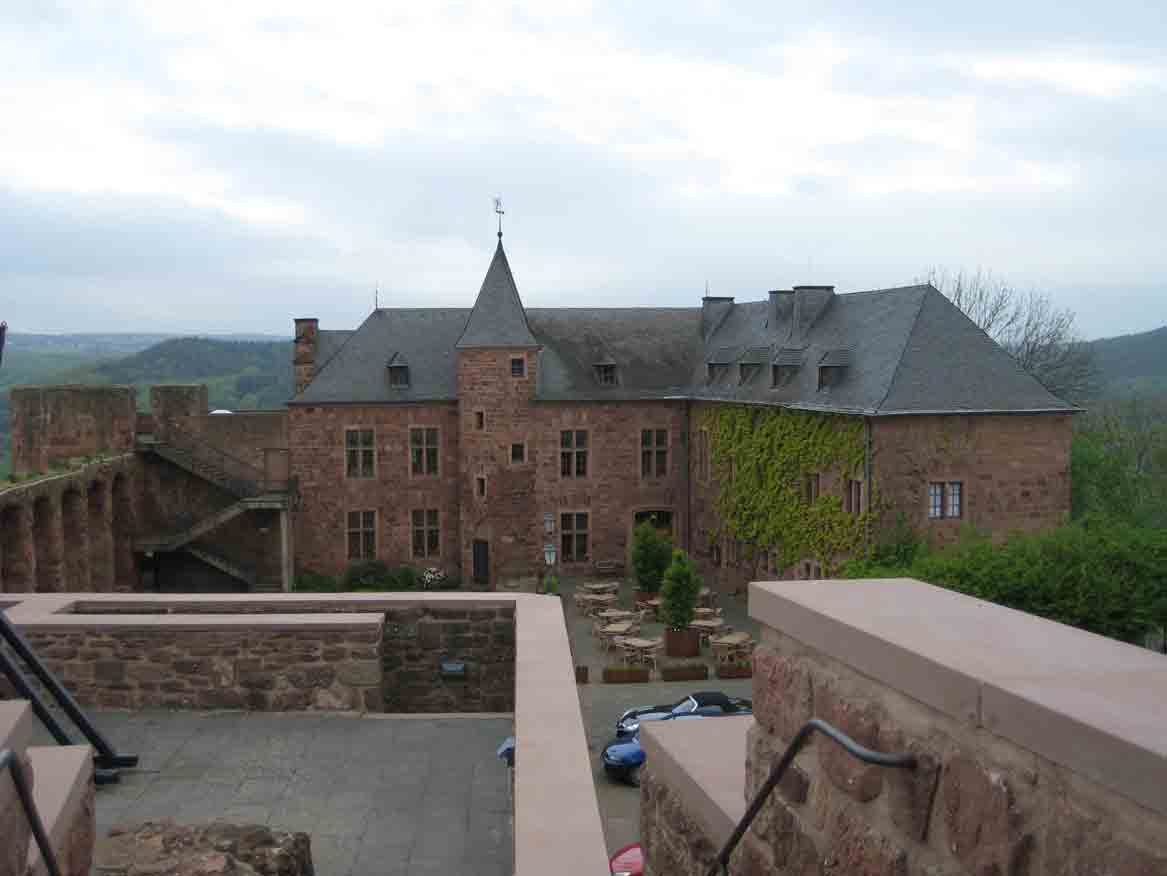 Blick auf die Burg von oberhalb